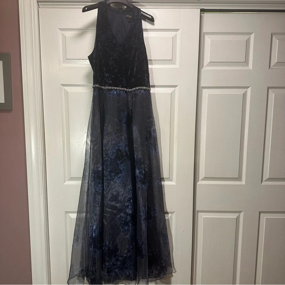 NWT Ignite Evenings 16 Formal Navy Embellished Gown - Picture 2 of 10